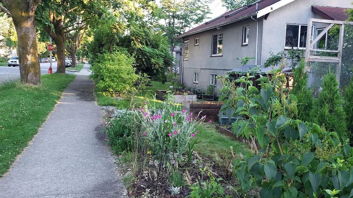 Holiday home Craftsman Home In Popular East Village Vancouver Canada