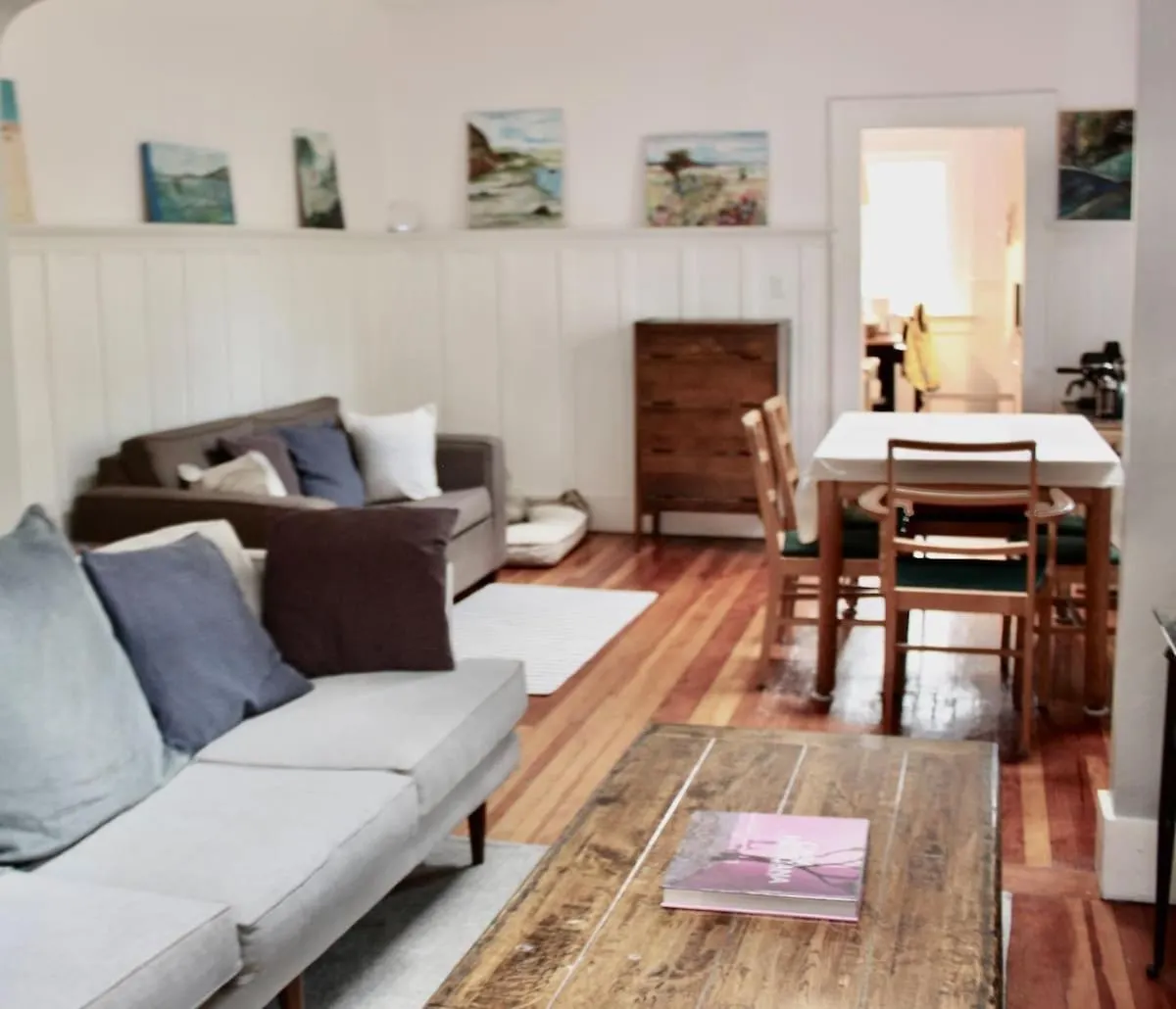 Craftsman Home In Popular East Village Vancouver Holiday home