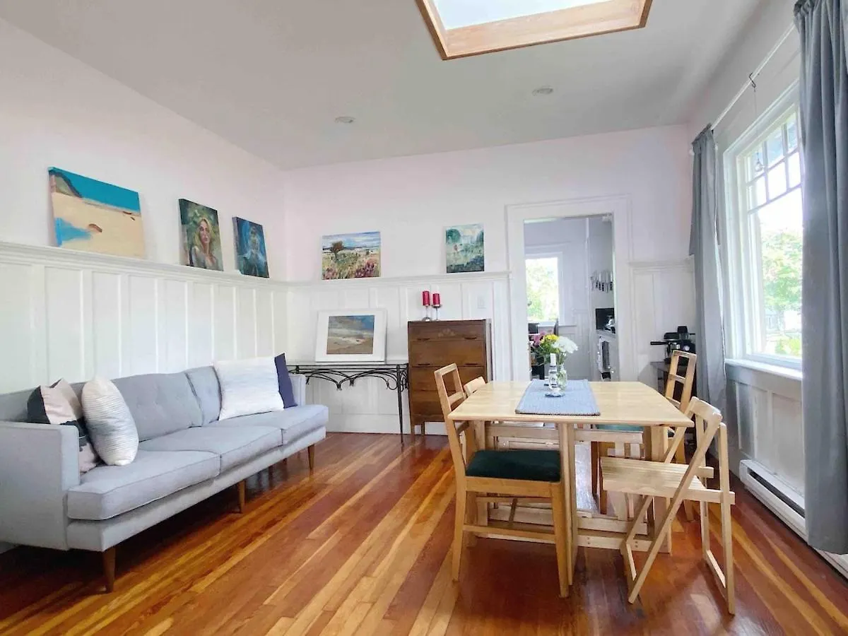 Craftsman Home In Popular East Village Vancouver Kanada